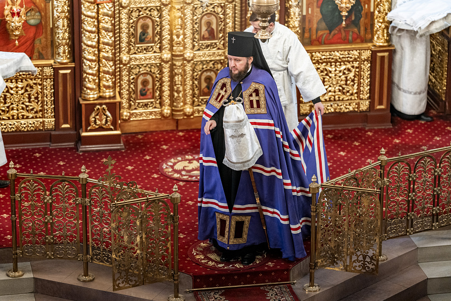 Архиерейское богослужение в соборе Всех святых, в земле Русской просиявших города Домодедово в День памяти жертв политических репрессий